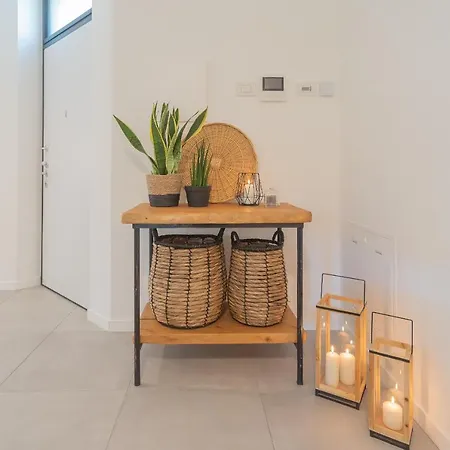 Ginepro & Salvia In By Rent Como
